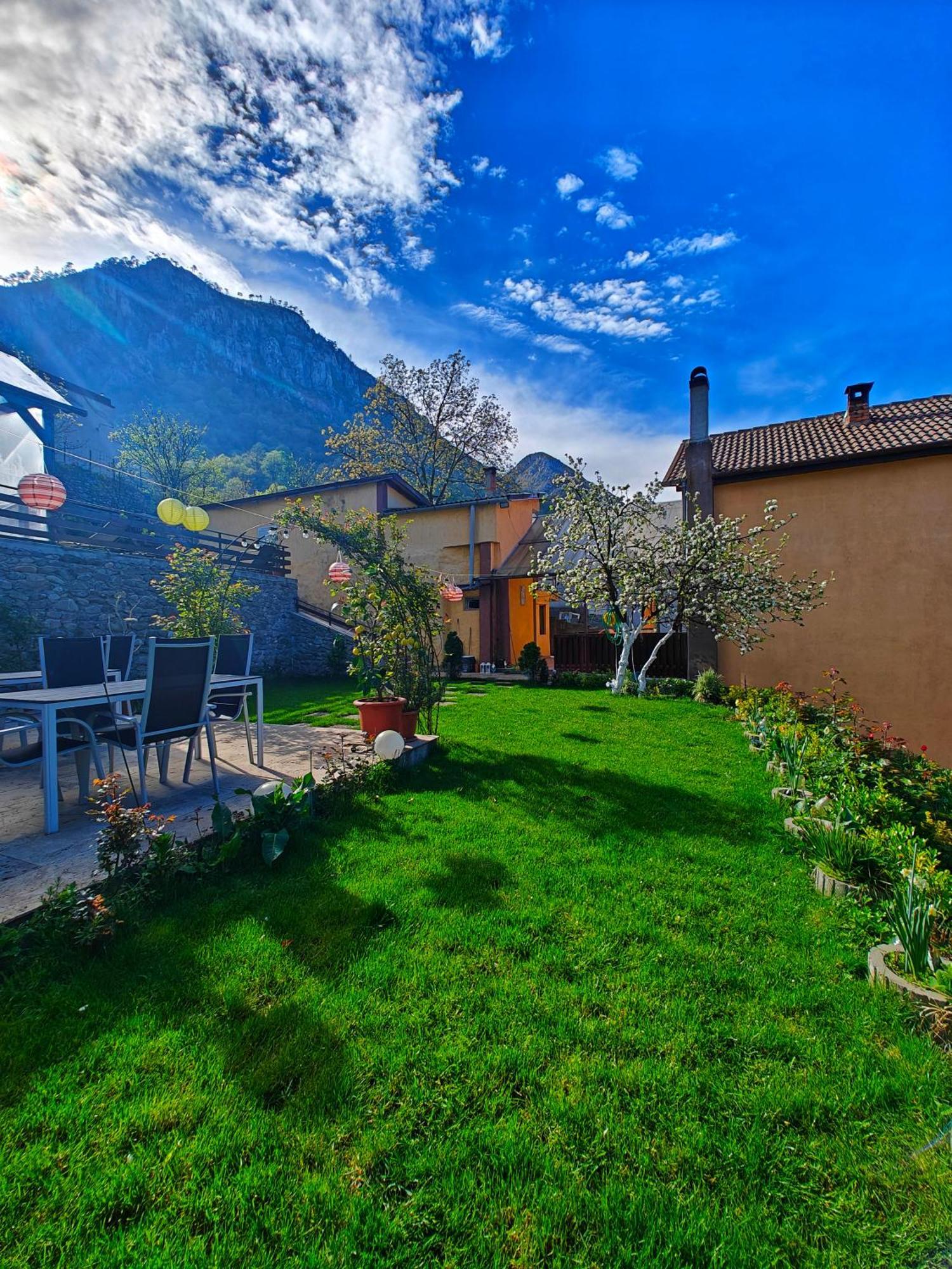 Appartamento Casa Miclau Băile Herculane Esterno foto