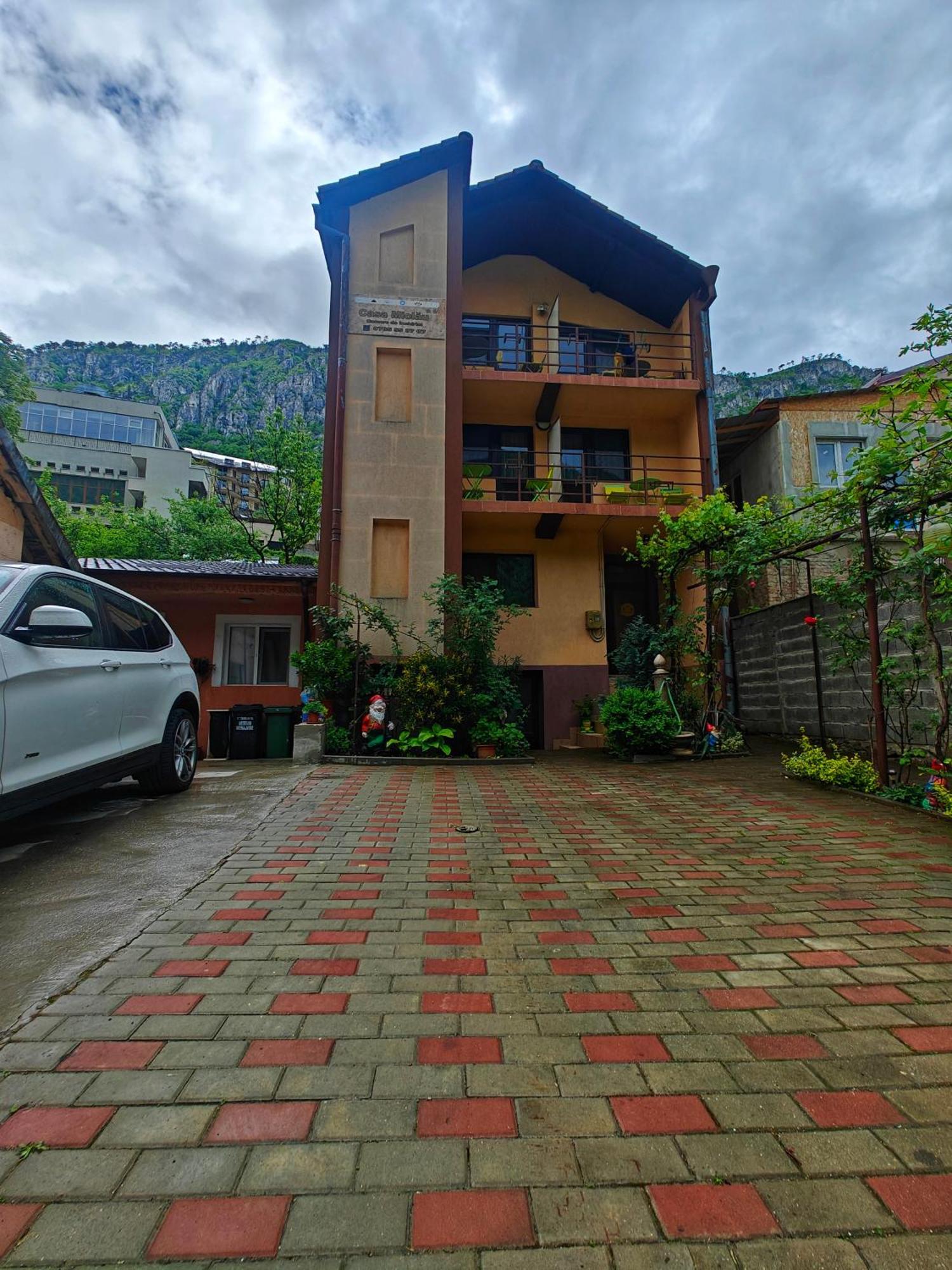 Appartamento Casa Miclau Băile Herculane Esterno foto