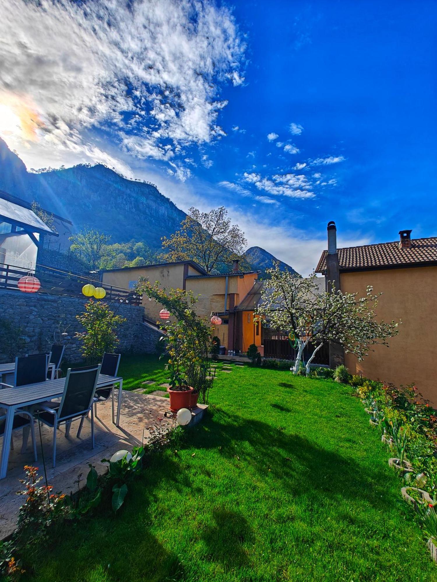 Appartamento Casa Miclau Băile Herculane Esterno foto