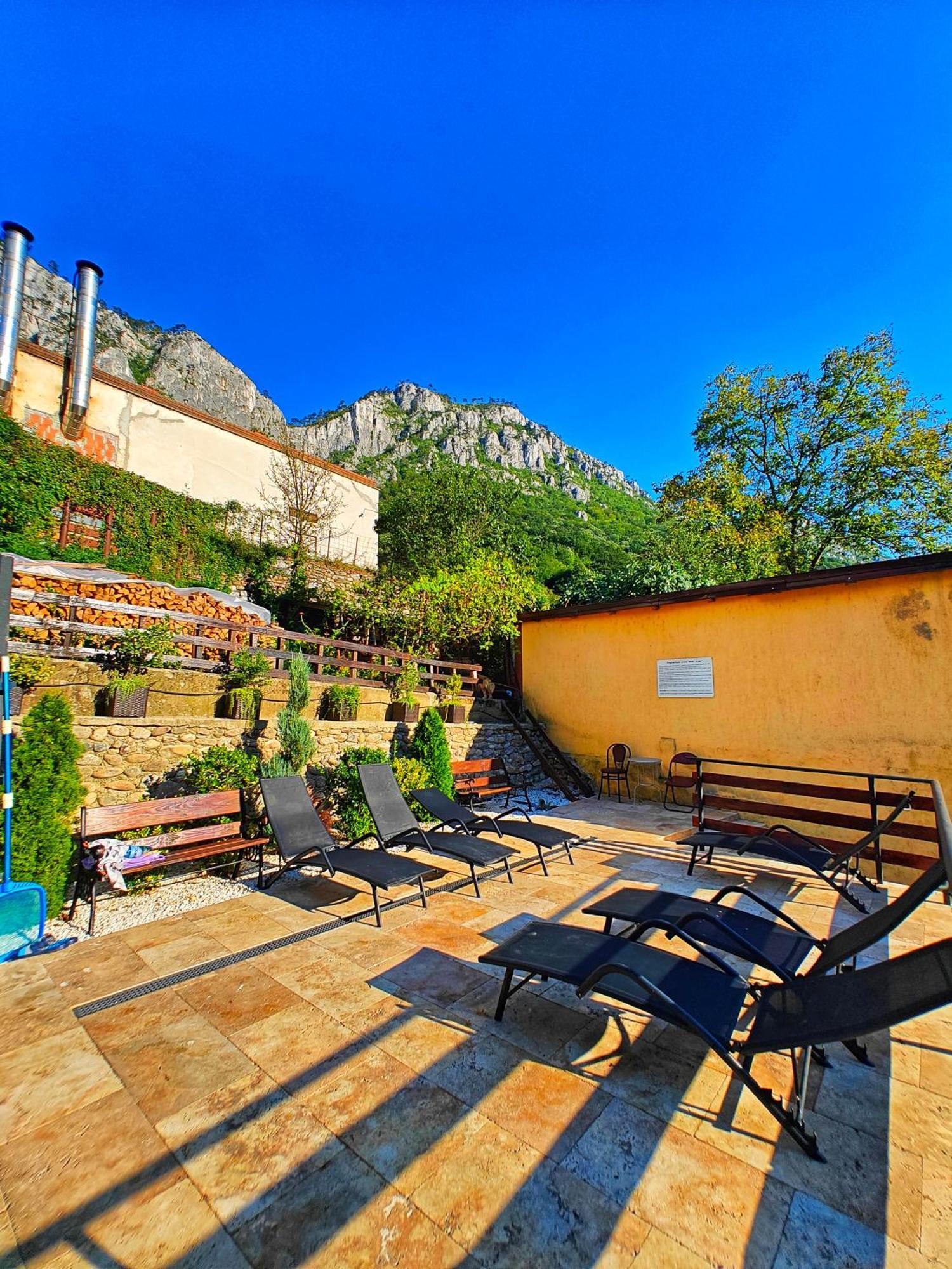 Appartamento Casa Miclau Băile Herculane Esterno foto