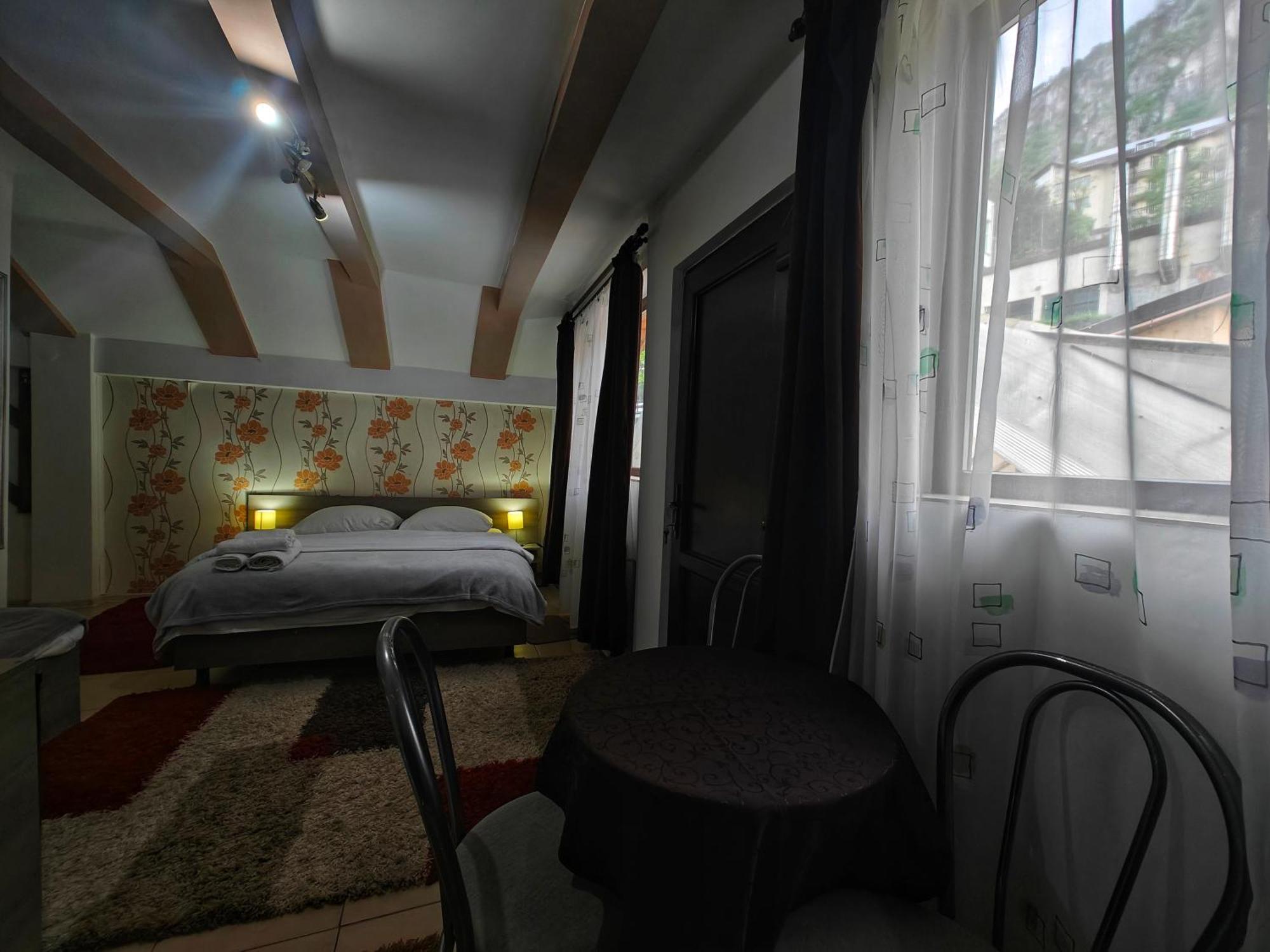 Appartamento Casa Miclau Băile Herculane Esterno foto