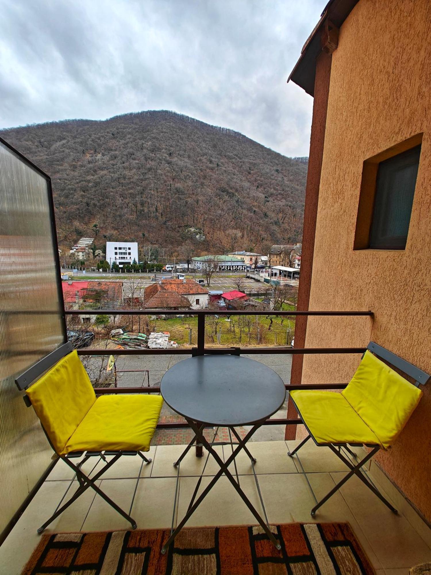 Appartamento Casa Miclau Băile Herculane Esterno foto