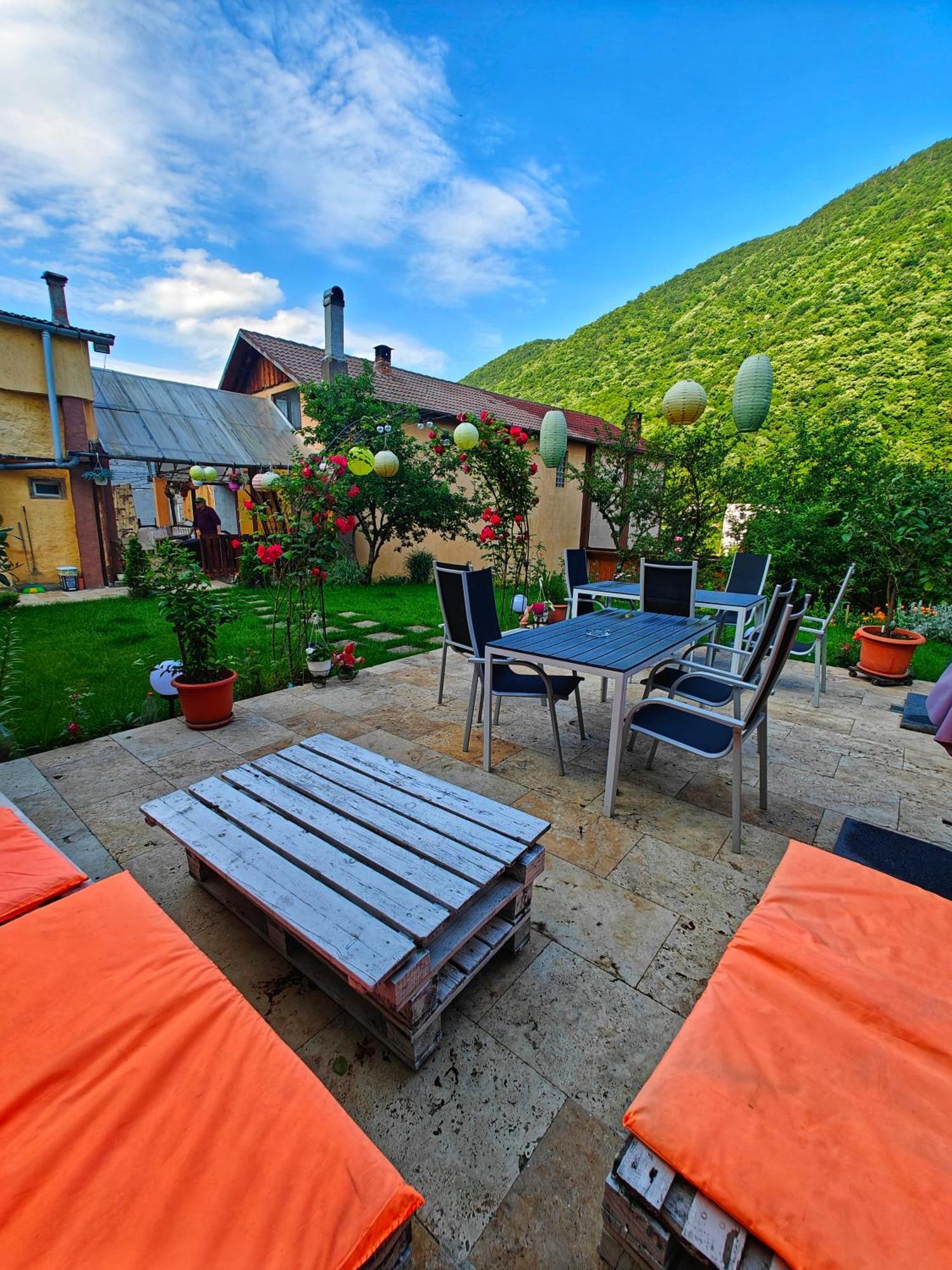 Appartamento Casa Miclau Băile Herculane Esterno foto