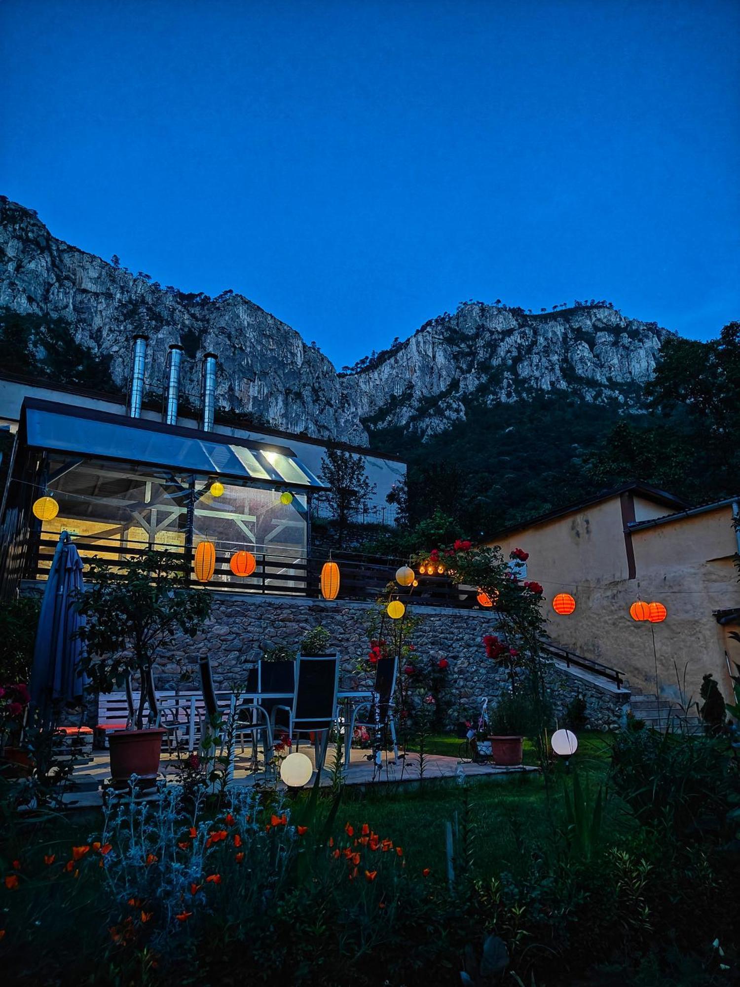 Appartamento Casa Miclau Băile Herculane Esterno foto