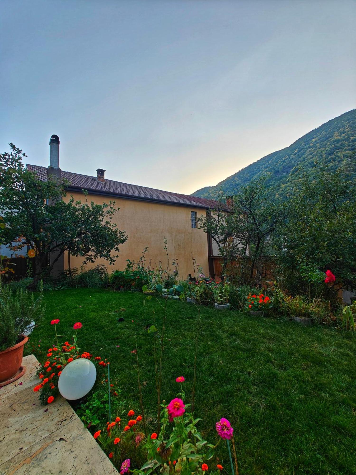 Appartamento Casa Miclau Băile Herculane Esterno foto